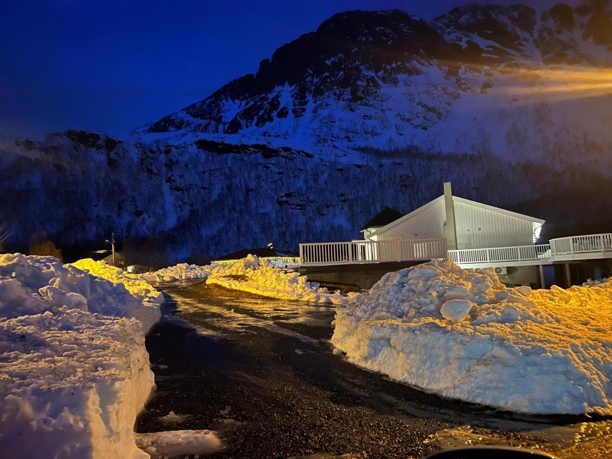 Senja Living Aparthotel Stonglandseidet Exterior foto