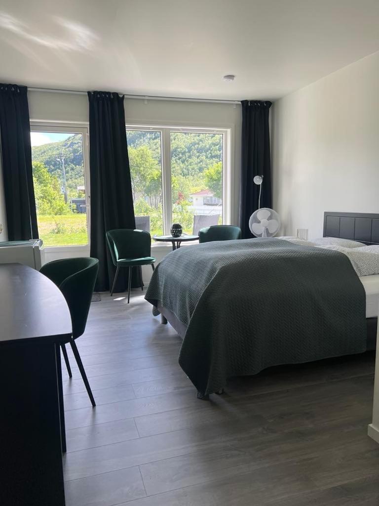 Senja Living Aparthotel Stonglandseidet Exterior foto