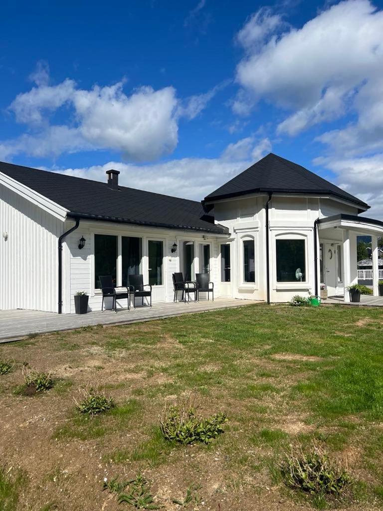 Senja Living Aparthotel Stonglandseidet Exterior foto